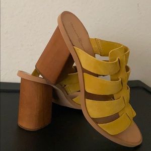 ✨Women’s Mustard Color Suede Heels